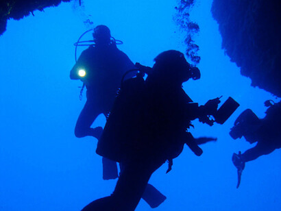 Buceando en las profundidades del mar