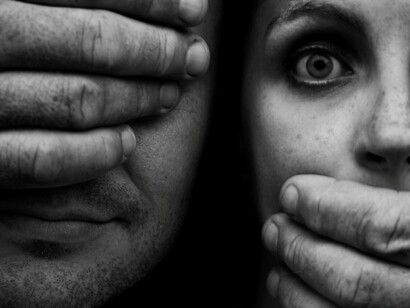 Una sociedad que calla y cierra los ojos ante los problemas