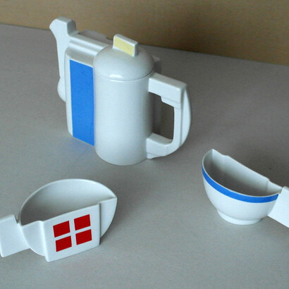 Leonid Borisov, “Malevich” the tea set, 2004, handpainted Lomonosov porcelain, courtesy of Gallery Elena Shchukina