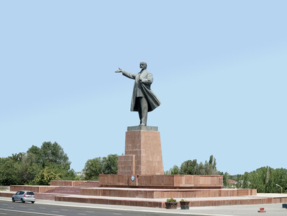 Estátua de Vladmir Lenin na cidade de Osh, cidade no Quirguistão. Guerra Civil Russa: Entenda os desafios enfrentados após a Revolução Russa e como eles moldaram o futuro do país