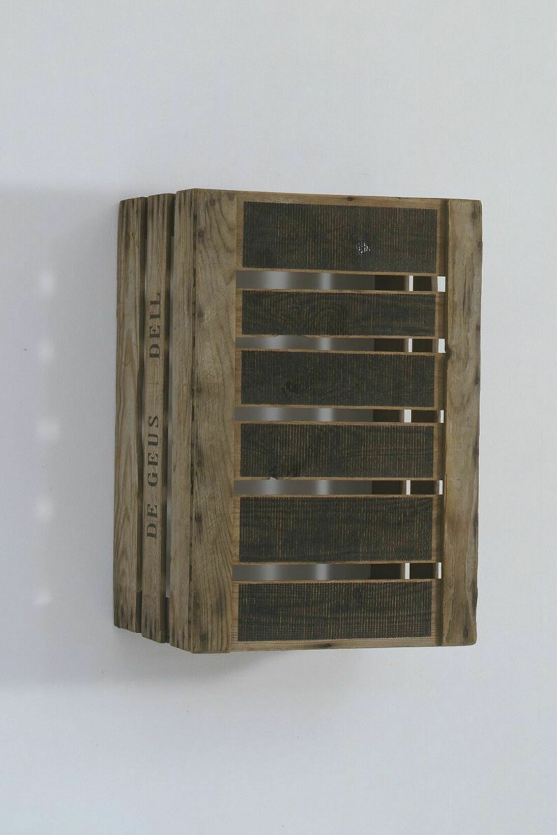 Roger Ackling, Voewood, 2001. Courtesy Annely Juda Fine Art, London.
