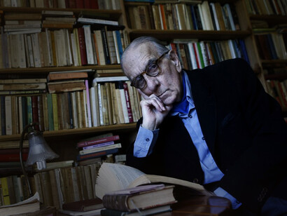 Armando Uribe Arce (1933-2020)