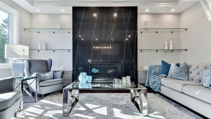 Sala de estar decorada e com ponto focal definido. O design de interiores evoluiu para se tornar mais personalizado e, ao mesmo tempo, diversificado e inclusivo