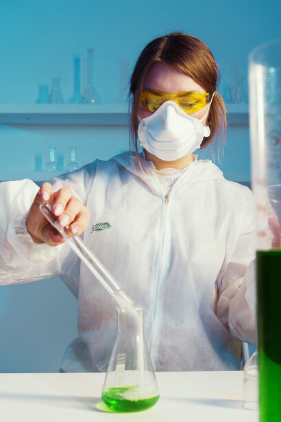 Vaccin antirabique. Remplaçant la fiole de verre, le lapin devient donc le milieu vivant de la culture du virus rabique