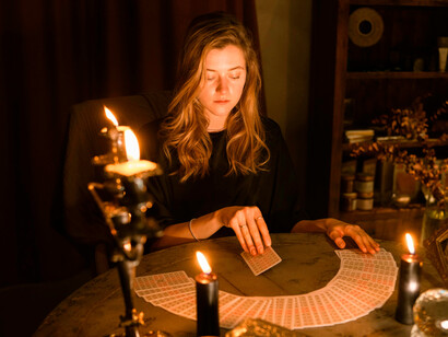Leitura de Tarot. Cada Arcano é como um gragamento de uma história mágica!