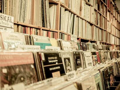 La música no solo sirve de compañía, sino que también evoca recuerdos y emociones profundas
