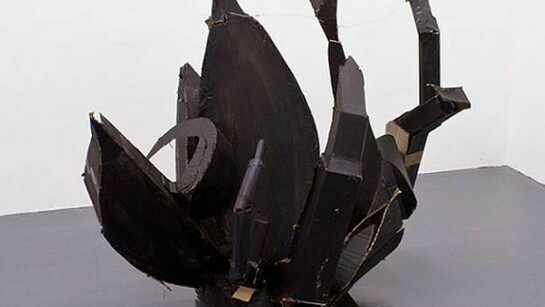 Pere Llobera, "Foc negre", 2013, Materiales diversos, 110 x 110 x 120 cm