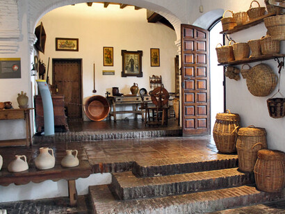 Comedor rural, Exhibition view. Courtesy of Museo Unicaja de Artes y Costumbres Populares