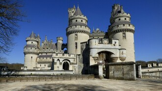 Remparts du château de Pierrefonds, ph. Fabien Bellat