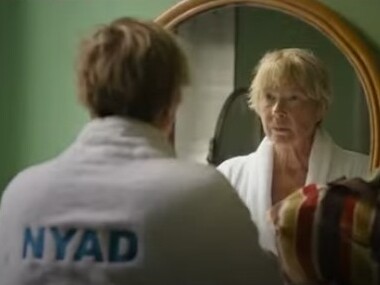 Annette Bening in una scena del film. Con una narrazione coinvolgente, "Nyad" celebra il potere della resilienza e della perseveranza, mostrando come la passione e la volontà possano trasformare l'impossibile in realtà