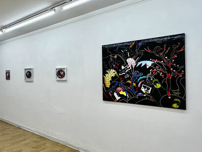 Luca Alinari, Paesaggi visionari, vista della mostra. Cortesia di Galleria Bonioni Arte