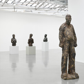 Hans Josephsohn, Josephsohn, as seen by Albert Oehlen, exhibition view. Courtesy of Musée d'Art Moderne de Paris
