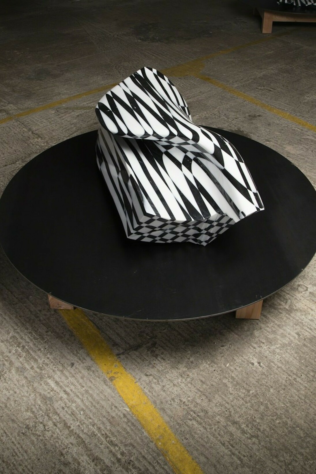 Mat Chiver. Harmonic Distortion, Exhibition view. Courtesy of PM/AM