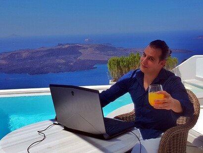 Un trader trabajando desde casa