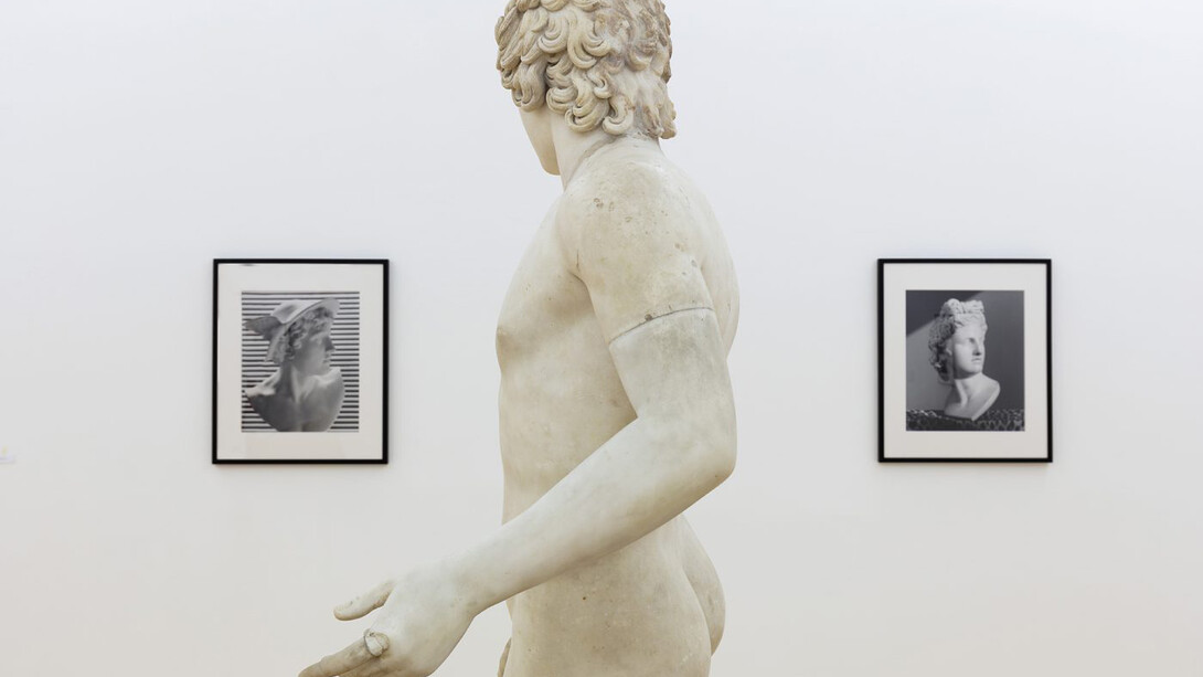 Robert Mapplethorpe. Coreografia per una mostra / Choreography for an Exhibition. Veduta della mostra al Madre · museo d'arte contemporanea Donnaregina, Napoli. Foto © Amedeo Benestante. All works copyright © Robert Mapplethorpe Foundation.