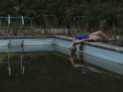 Nell'acqua. Ph May Xiong 
