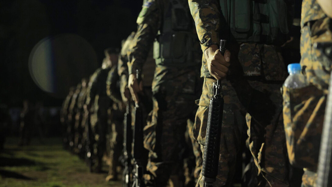 Miembros del Ejército de la OTAN: el negocio de las armas mueve la política en el mundo