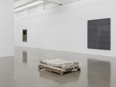 Analia Saban, Exhibition view. Courtesy of Sprüth Magers