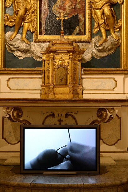 Oliver Payne and Nick Relph - Mixtape, 2002, Film, 35 mm. Courtesy AGIVERONA Collection, Gavin Brown Gallery New York - Veduta Cappella del Manto, Santa Maria della Scala, Siena - Ph. Michele Alberto Sereni