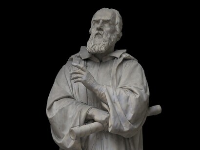 Statua di Galileo Galilei, Loggiato degli Uffizi