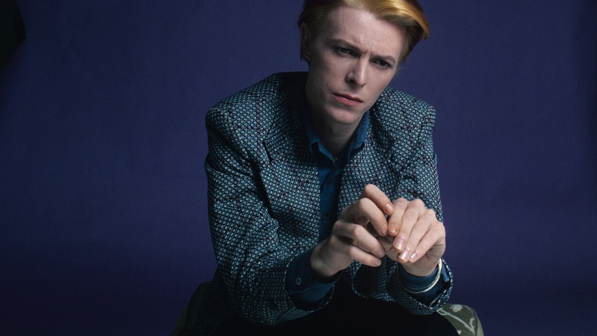 David relaxed at his house in Los Angeles, 1975.