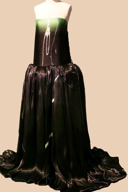 Armani, con il suo approccio senza tempo di su linee pulite e colori neutri, ha ridefinito il concetto di eleganza