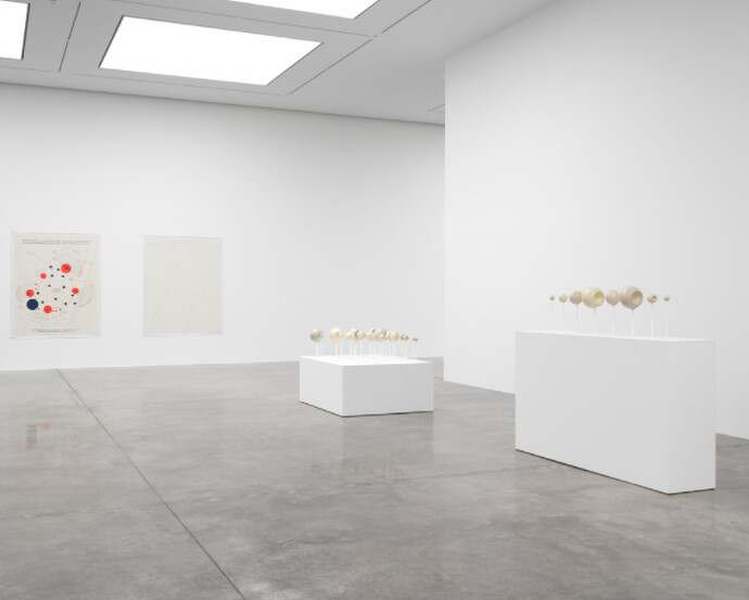 Damián Ortega, Exhibition view. Courtesy of White Cube