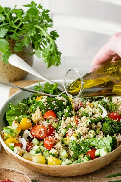 A healthy lifestyle involves preparing plant-based recipes, incorporating fiber-rich foods, and embracing mindful eating habits