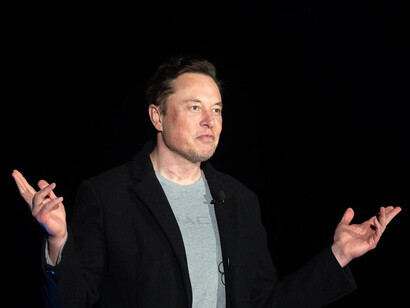 Luego, el fundador de Tesla y Space X, dio un paso más, anunció una opa hostil por Twitter a un precio de 54.2 dólares por título