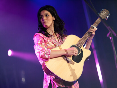 Souad Massi è una sensibile e raffinata cantautrice nata ad Algeri
