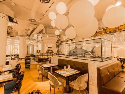 El atún recibe un doble homenaje en BiBo, siendo protagonista tanto del menú como de la propia decoración