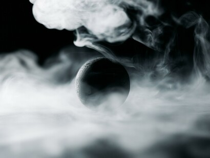 Sfera evanescente. Si può definire dove inizia il buio o finisce la luce?