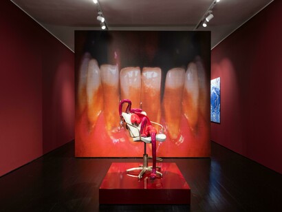 Maggi Hambling and Sarah Lucas, Ooo la la, exhibition view. Courtesy of Contemporary Fine Arts 