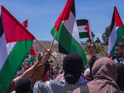 Les manifestant pro-palestiniens se réunissent sur la place de Kassba en Tunisie