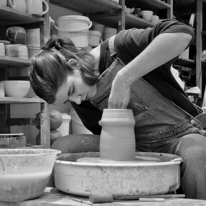 Elizabeth Macneal, her job as a potter