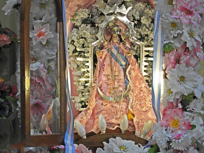 Altar de la Virgen de Punta Corral. Su peregrinación se realiza en la Quebrada de Humahuaca, Jujuy, al norte de Argentina
