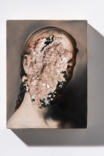 Nicola Samorì,
Lai, 2023. Oil on pink marble and stilbite zoisite, 20h x 15w x 5d cm,
7.87h x 5.91w x 1.97d in. Courtesy of the artist and Nicodim Gallery