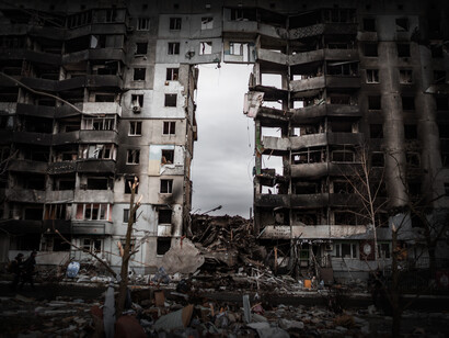 Edificio destruidos por los estragos de la guerra en Kiev, Ucrania