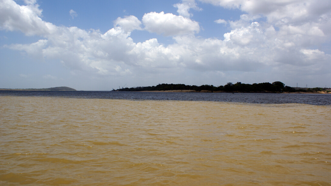 Confluencia de los ríos Orinoco y Caroni