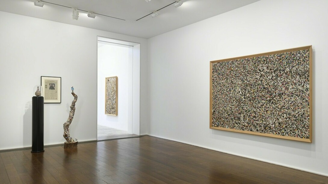 Mike Kelley. Memory Ware, Exhibition view. Courtesy of Hauser & Wirth