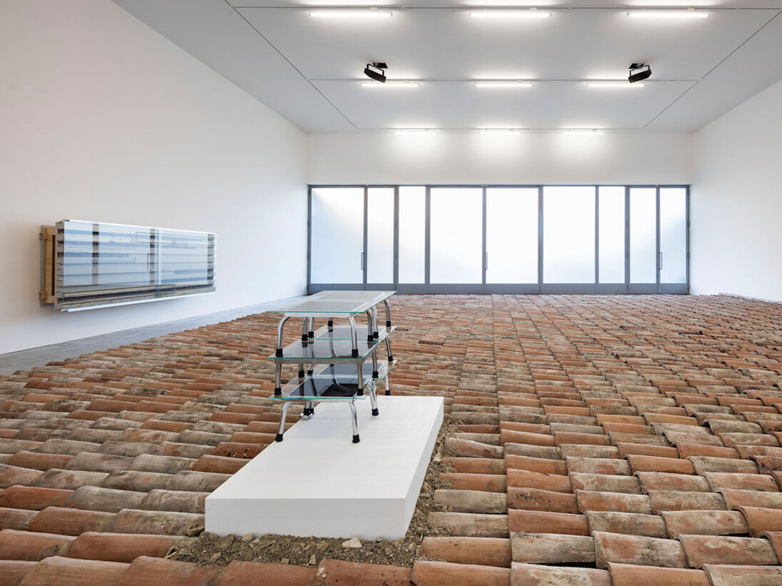 Schneller werden ohne Zeitverlust, Exhibition view. Courtesy of Galleria Lia Rumma