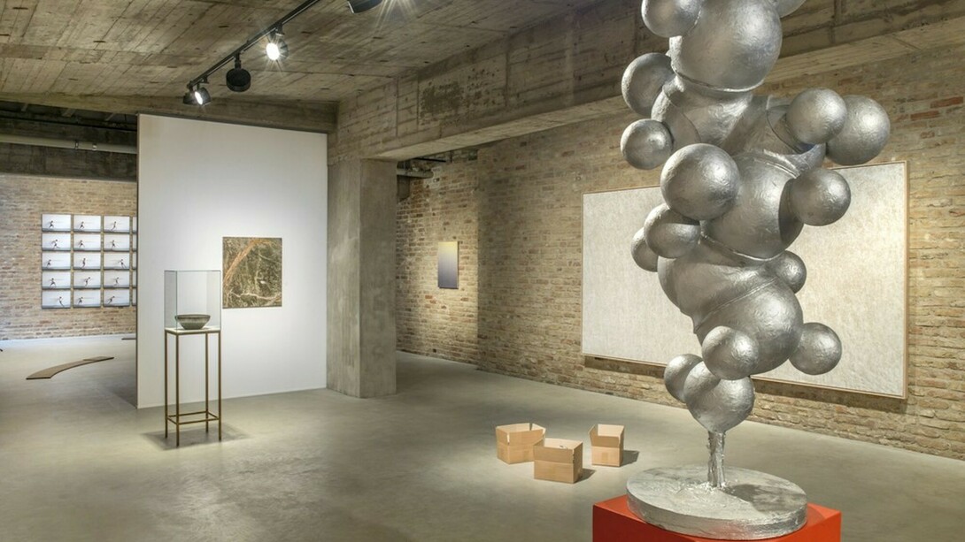 Three positions. Six directions, Exhibition view. Courtesy of König Galerie