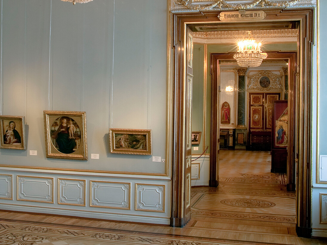 Italian Renaissance Art, Exhibition view. Courtesy of The State Hermitage Museum
