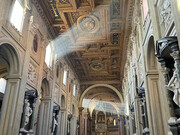 Cattedrale Lateranense, Roma, Italia. Interno, navata centrale illuminata dal sole, ph. Roberto Luciani