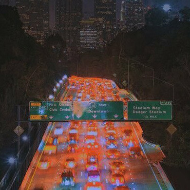 Eine Mobilitätsinfrastruktur, die diesen Namen verdient, ist nicht primär ein Fahrzeugpark, sondern ein orchestriertes Zugangssystem: verlässliche Taktung, klare Schnittstellen, robuste Wartung, transparente Zuständigkeiten, durchgängige Interoperabilität