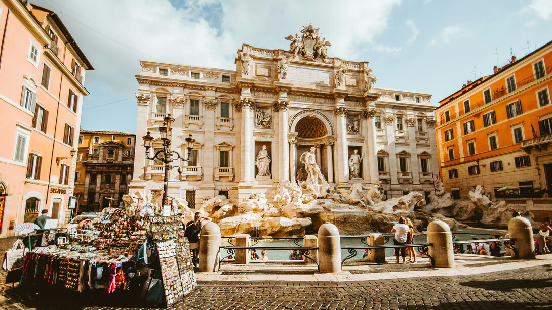 La Dolce Vita s'exprime à travers des monuments comme la Fontana di Trevi, symbole de l'élégance romaine