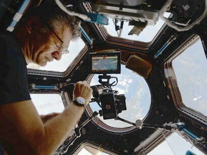 L'astronauta Luca Parmitano all'interno della Stazione Spaziale Internazionale 
