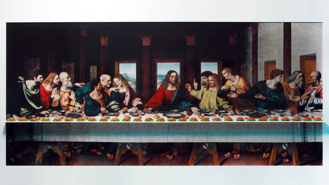 Nelson Leirner. Última ceia. 2013