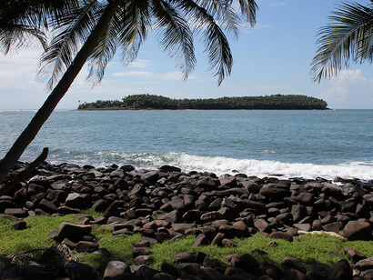 Îles du Diable et Royale, Iles du Salut, Guyane française. La prison la plus célèbre est celle des îles du Salut : l’île Royale accueillait l’administration et les soins, l’île Saint-Joseph les “fortes têtes” et l’île du Diable, la plus connue, les détenus de droit commun, politiques et les espions © By Christian F5UII - Own work, CC BY-SA 4.0