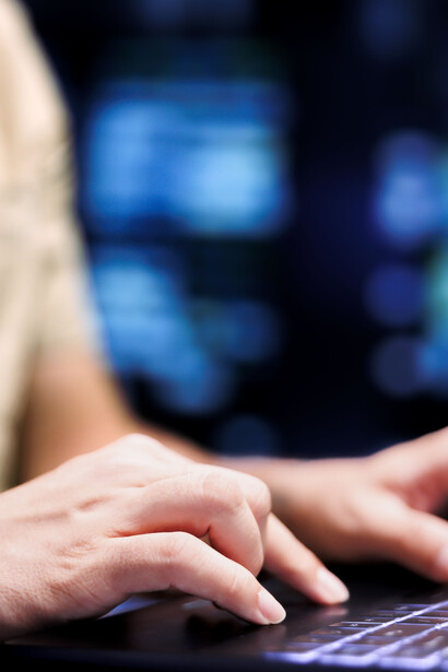 El control de tecnologías críticas —desde el 5G hasta la computación cuántica— redefine las jerarquías de poder en el sistema internacional contemporáneo